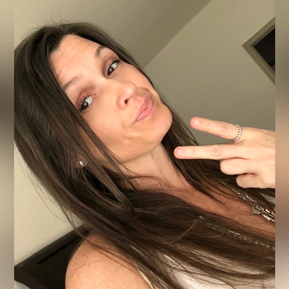 Meet your Posher, Rebecca - Picture 1 of 16